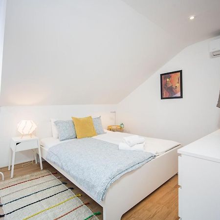 Top-Floor Apartment In Trogir Center Bagian luar foto