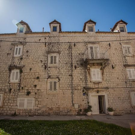 Top-Floor Apartment In Trogir Center Bagian luar foto