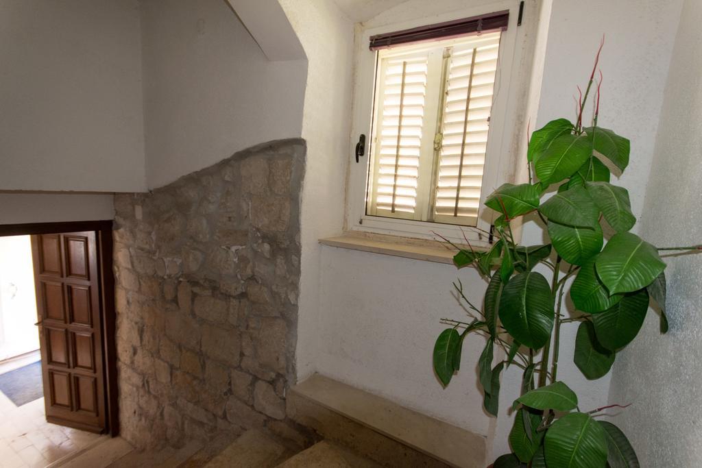 Top-Floor Apartment In Trogir Center Bagian luar foto
