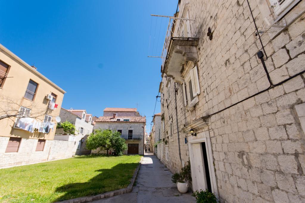 Top-Floor Apartment In Trogir Center Bagian luar foto