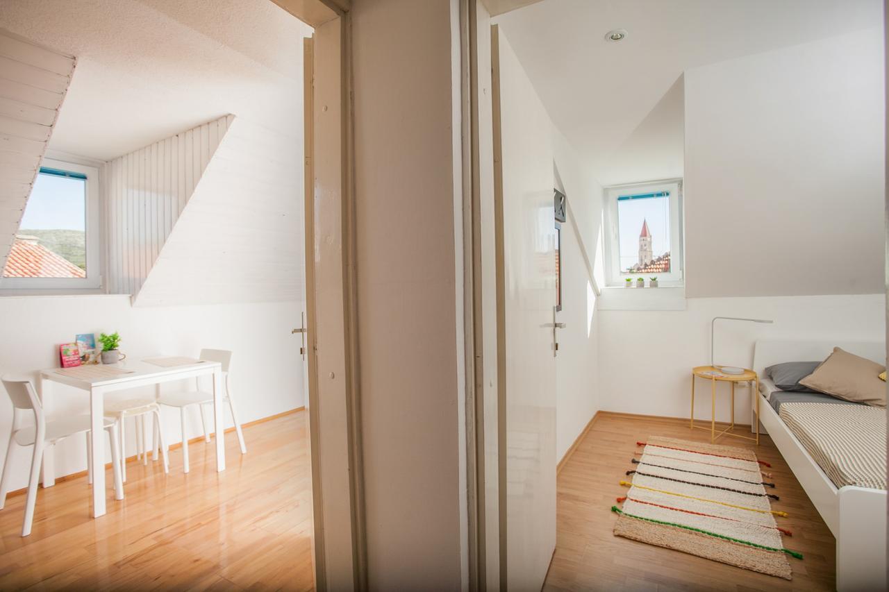Top-Floor Apartment In Trogir Center Bagian luar foto